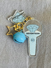 Load image into Gallery viewer, 3 in 1 Various kpop groups light stick keychains
